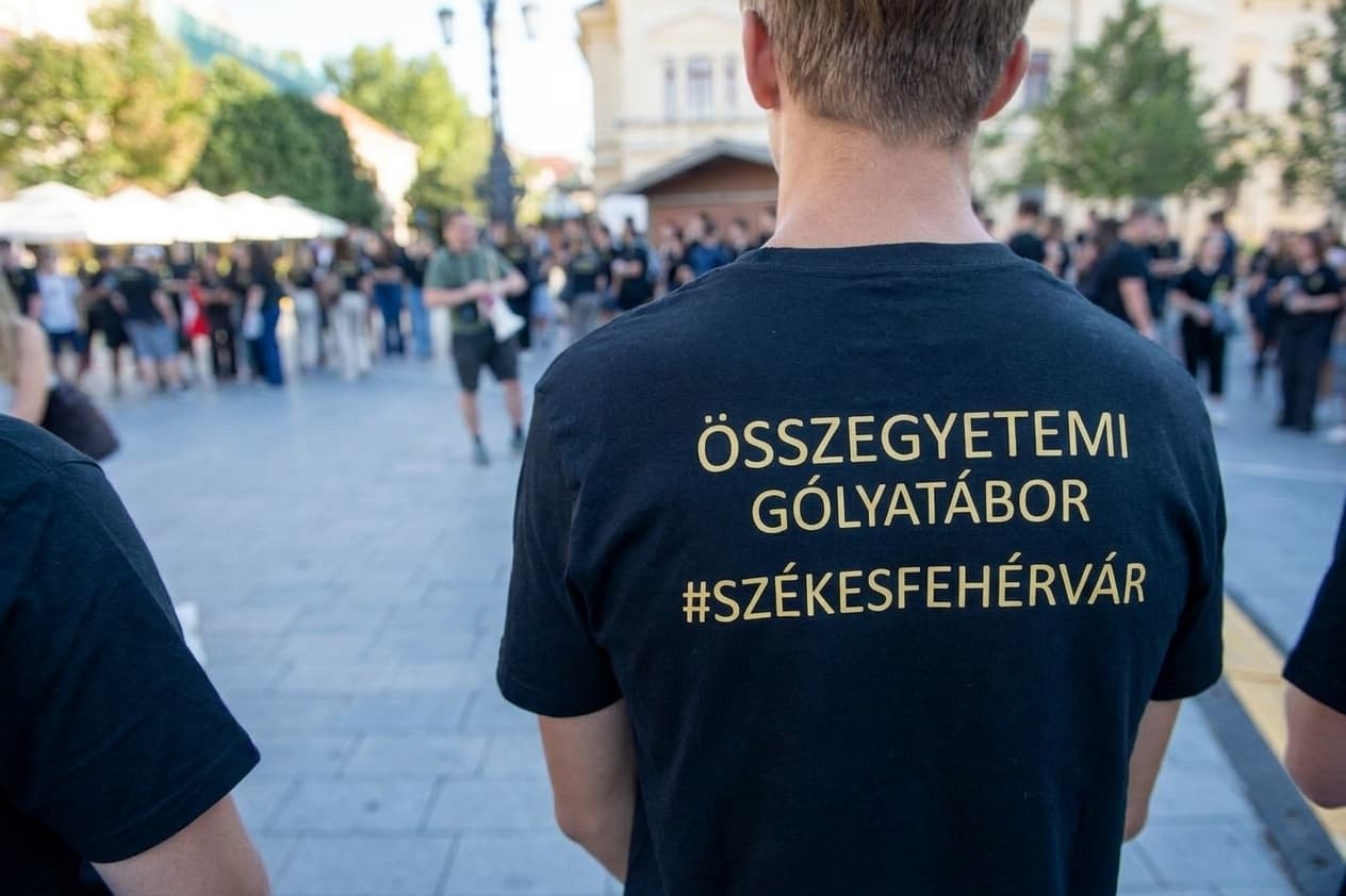 Gólyatúrával indult a tanév a székesfehérvári egyetemistáknál