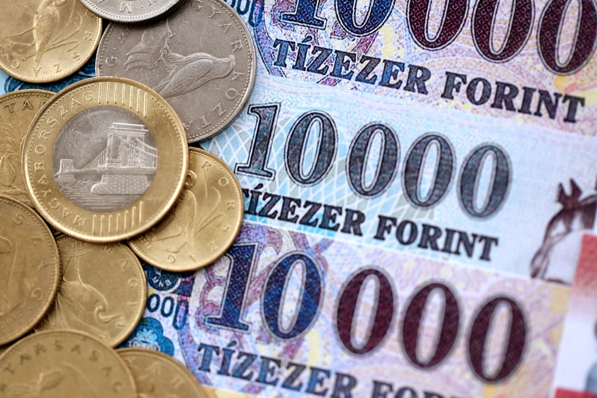 A fogyasztás húzza a magyar gazdaságot, a beruházások viszont visszaestek