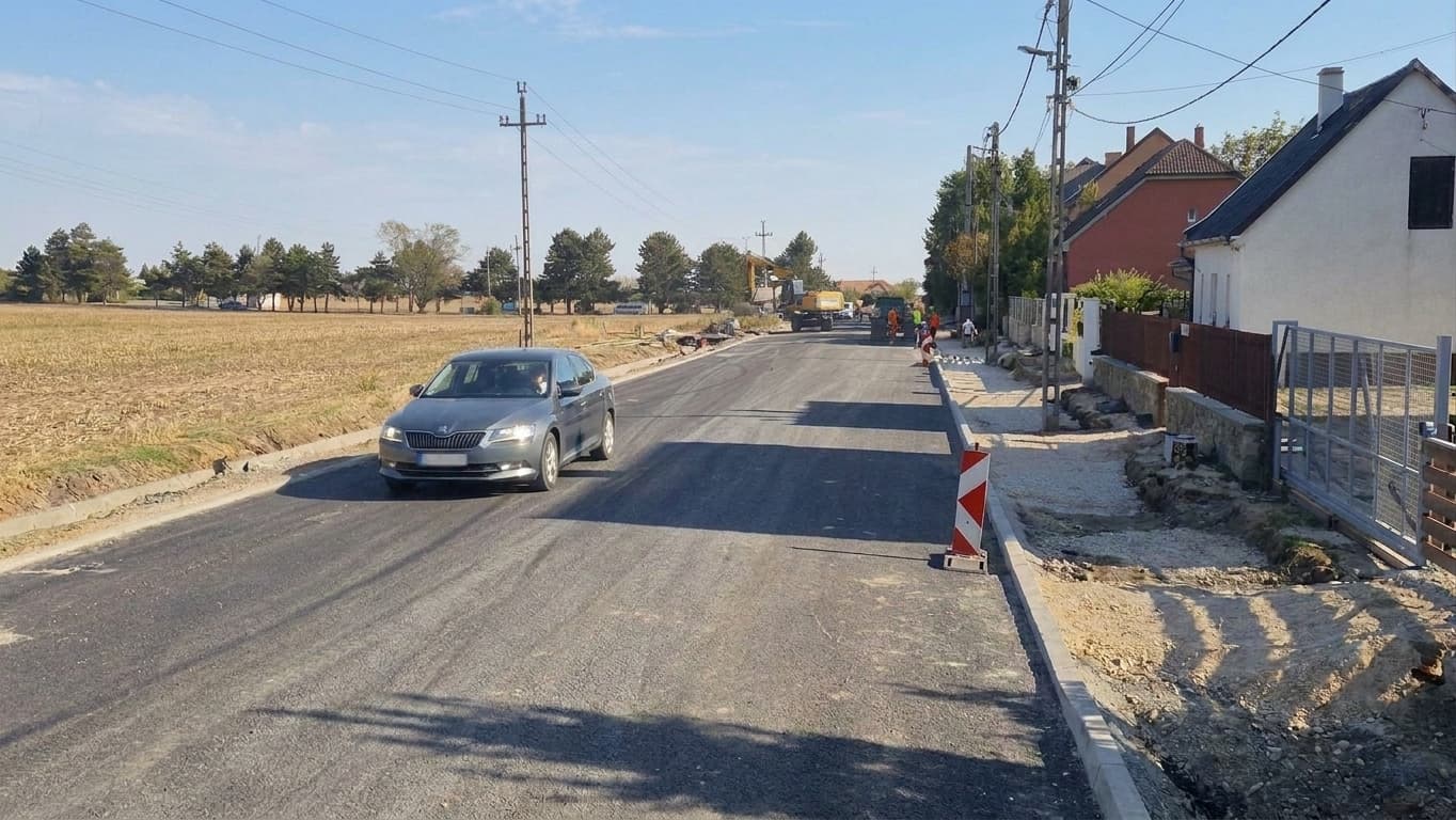 Újra járható a Nagyszombati utca, de folytatódnak a munkálatok